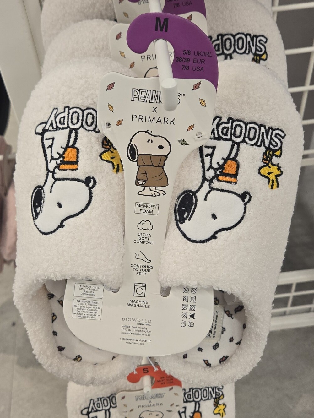Peanuts x Primark Snoopy Memory Foam Slippers - White with Yellow Accent